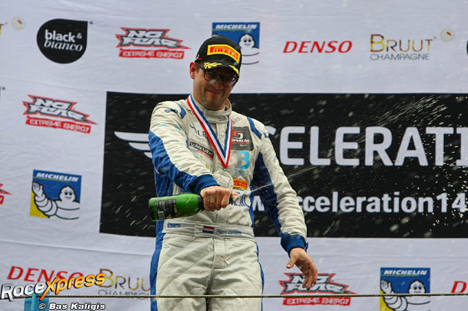 Henry Zumbrink podium